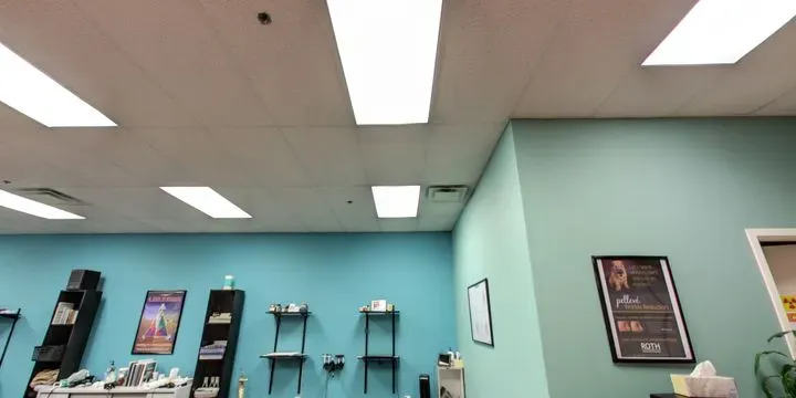 https://cdn.salonspotlight.com/photos/r41Ck8uBmknp2ersjHVZ/b24cf47a-f9c9-4442-80bf-8863de075866_720x720