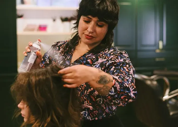 https://cdn.salonspotlight.com/photos/r4Ls1C31GMIJsLQKMQj3/7994a80c-5297-4a80-bc8b-0978ef48a1b8_720x720