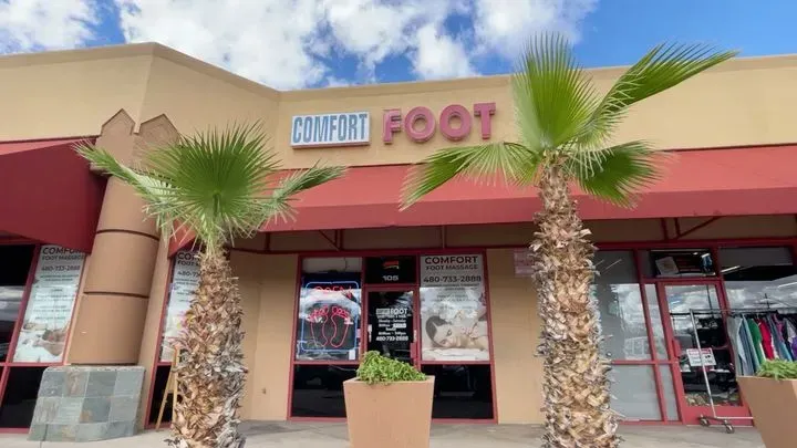 https://cdn.salonspotlight.com/photos/r5KMGzBcJt7ZoVfqBtzv/15a9c12c-0921-44a8-a359-62ab012faa32_720x720