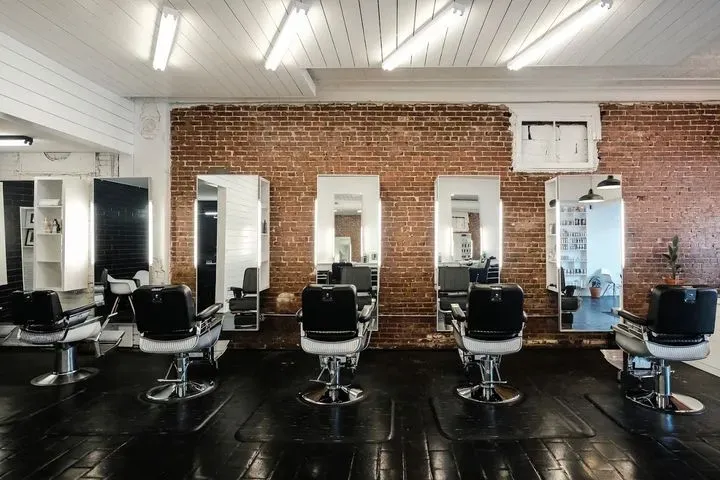 https://cdn.salonspotlight.com/photos/rBVK6tjp2CLYaU9aAody/c6af323c-0cfc-478b-b7f5-dffc6aac813a_720x720