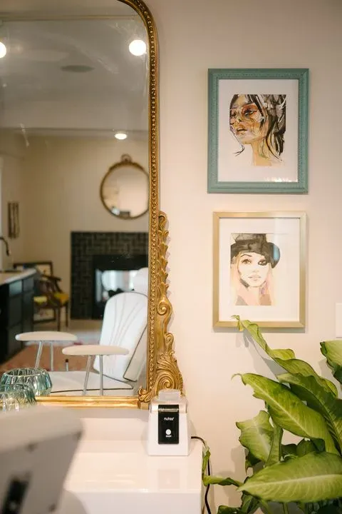 https://cdn.salonspotlight.com/photos/rDcj8D15iU2KL0Xo9JQc/32b18193-6758-4f34-9df9-04360217736b_720x720