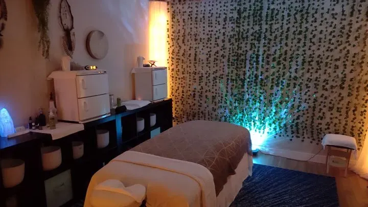https://cdn.salonspotlight.com/photos/rKGqpUFIU5MlYZp07wgA/46648af4-65f4-4a16-ac7d-a207588c00fb_720x720