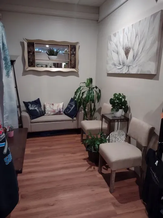 https://cdn.salonspotlight.com/photos/rKGqpUFIU5MlYZp07wgA/d4392c53-b559-4a51-aae2-041b1ca695d9_720x720