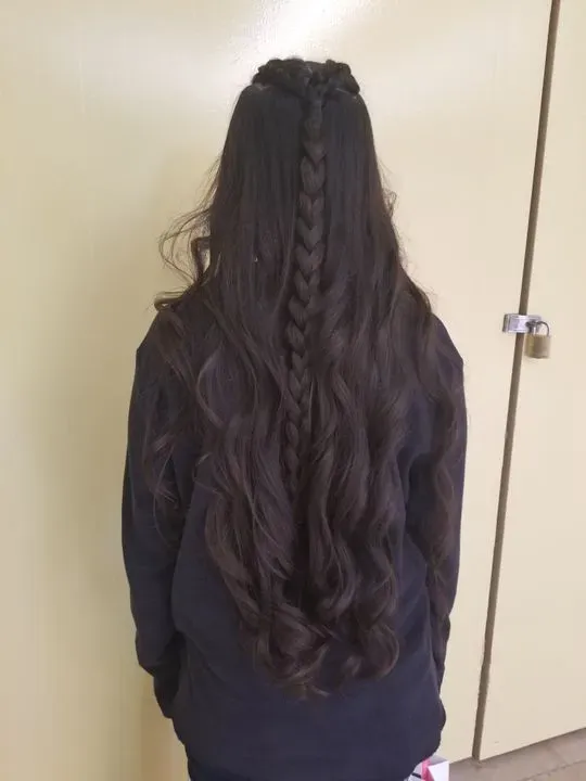 https://cdn.salonspotlight.com/photos/rLOtNM4TWlCepG4GeQJZ/5a82a90c-7573-4112-a886-e31d4ee4ed1c_720x720
