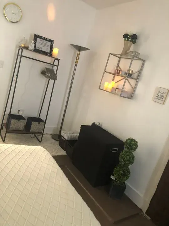 https://cdn.salonspotlight.com/photos/rLhV5JkvQrOYaPxKi8wS/940b7f60-5792-4d53-98d0-ed347f5fb11f_720x720