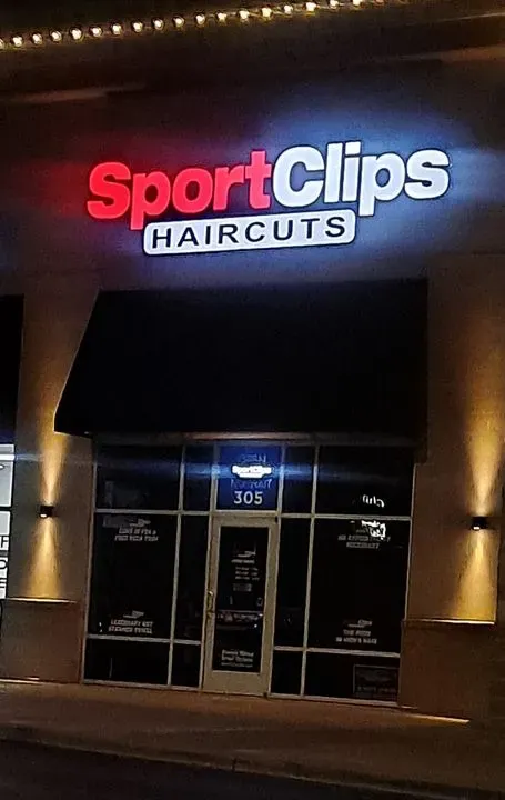 https://cdn.salonspotlight.com/photos/rMDLlQMyiljXYthxA7rW/f7c20eac-1116-4e53-b64e-c4385b9e643b_720x720