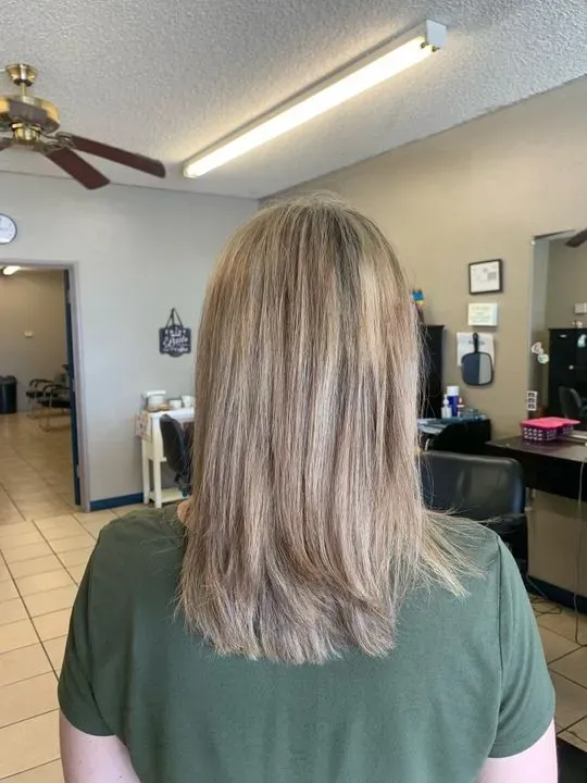 https://cdn.salonspotlight.com/photos/rMoIZYY6p0XxbTw8FaNK/10fcccec-4a4d-4d7e-8ace-6327c89a81ec_720x720