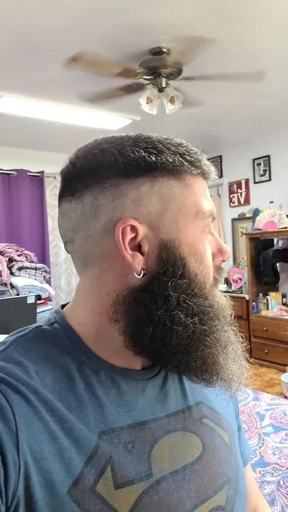 https://cdn.salonspotlight.com/photos/rMoIZYY6p0XxbTw8FaNK/d68836f7-2066-44c6-9fdb-89dc48943e4e_720x720