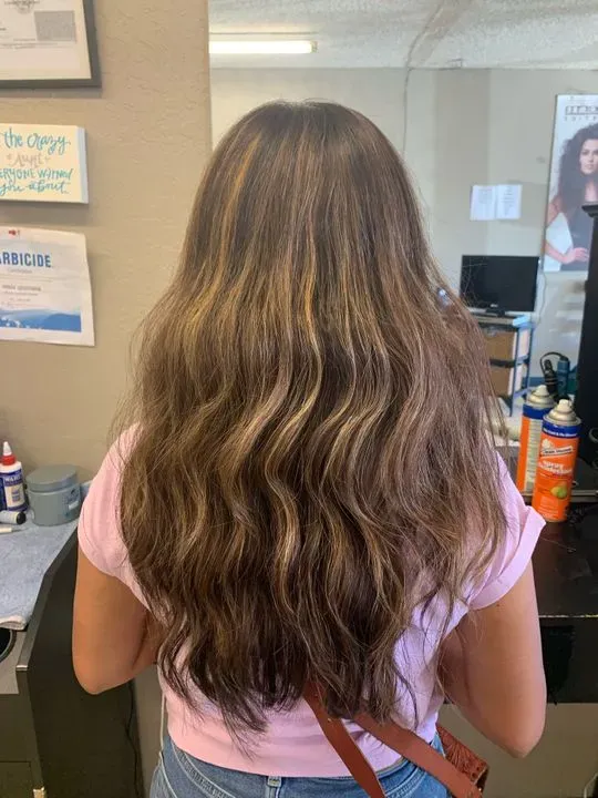 https://cdn.salonspotlight.com/photos/rMoIZYY6p0XxbTw8FaNK/f3a9da16-5ff8-4704-bcad-b1121e8375a6_720x720