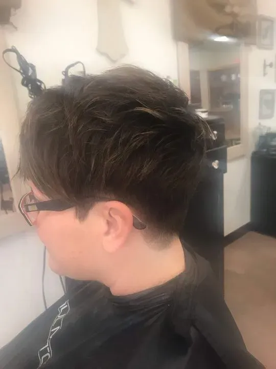 https://cdn.salonspotlight.com/photos/rOE0D6X9QsGMvi5zC7Zg/0e768552-91ab-467e-91b8-bde041ad825c_720x720