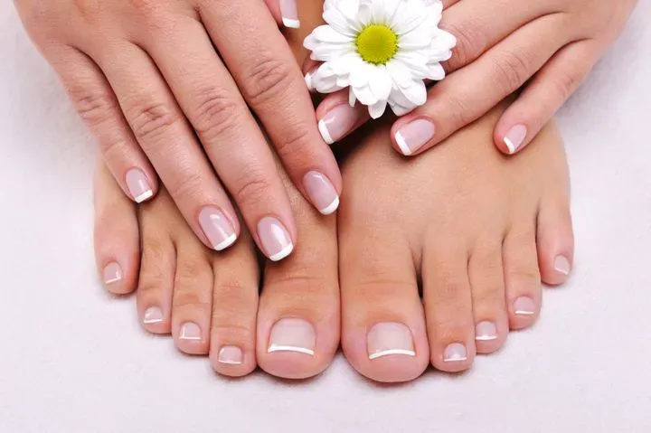 https://cdn.salonspotlight.com/photos/rOuyGsGqtyll8f7j6QjU/2ecf6aef-80d2-49f4-b067-213024f46b71_720x720