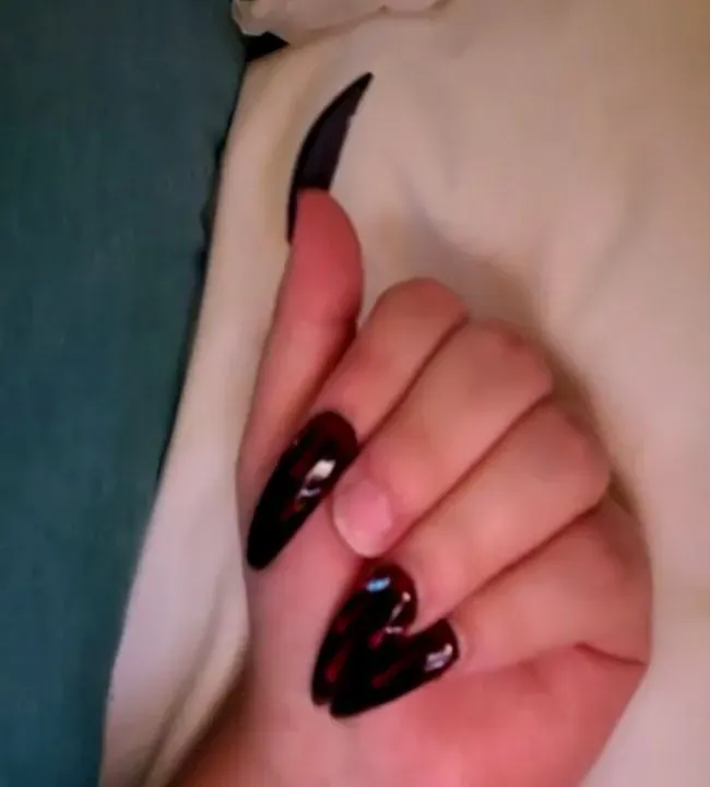 https://cdn.salonspotlight.com/photos/rPDvKpotSz6O5oMlsuBq/89e328fc-4177-4ab1-a3ad-5bf37b8ec862_720x720
