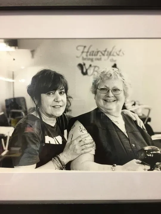 https://cdn.salonspotlight.com/photos/rQsIraK50iUgstl4qQwK/1fc17db8-0816-4714-b283-21507f693818_720x720