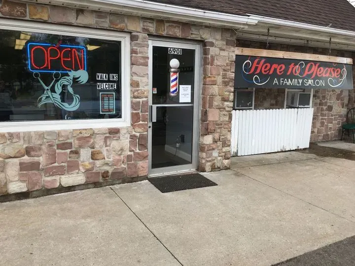 https://cdn.salonspotlight.com/photos/rQsIraK50iUgstl4qQwK/973c9427-fded-4699-a9fe-e727d0592eca_720x720