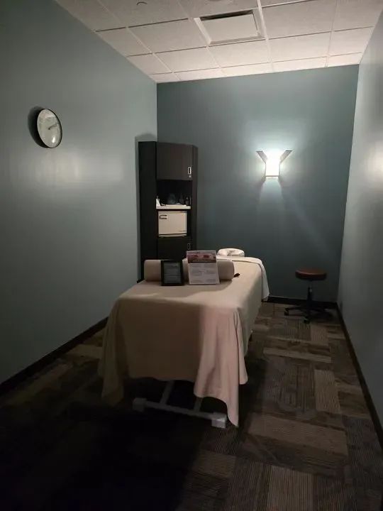 https://cdn.salonspotlight.com/photos/rajbsiZsSSUtoGXmUD4u/110d6991-3ca2-4896-ae4e-46961cfa2188_720x720
