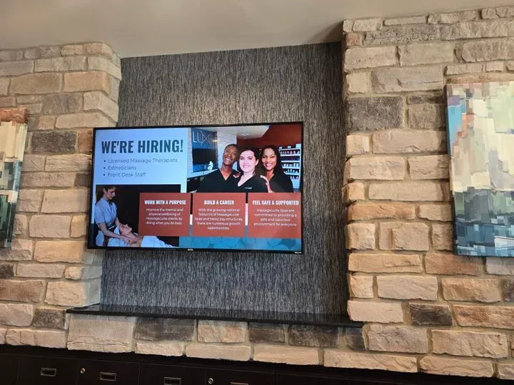https://cdn.salonspotlight.com/photos/rajbsiZsSSUtoGXmUD4u/c3c695d2-6776-4571-8036-40ce7a879c5d_720x720