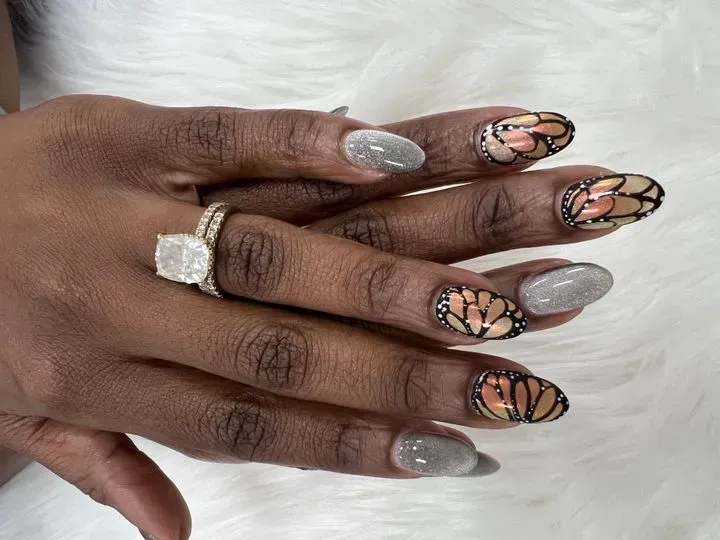 https://cdn.salonspotlight.com/photos/rbWAXtWgaVWgMMyNDl8e/ec92113b-4ec0-4e95-909c-c23ee3c4cc58_720x720