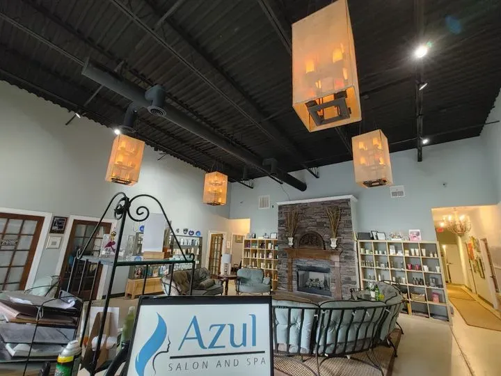 https://cdn.salonspotlight.com/photos/rc0ezMZS9jfWuKmrG0DS/871547ee-f538-4e0c-a2c4-365f8fba6c1b_720x720