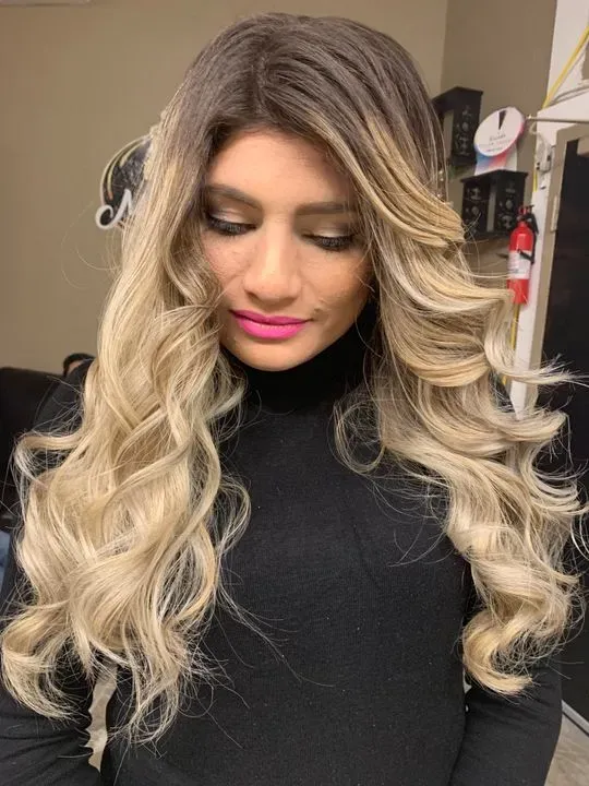 https://cdn.salonspotlight.com/photos/rdAMzBvi61d00Yy22NcM/69259ef5-d166-4d03-a2f1-86f47a3141dc_720x720
