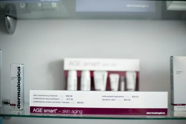 https://cdn.salonspotlight.com/photos/rdld7ErDILDx3ZwzAiz9/877a5039-7de2-481f-abdc-e3763e4173fe_720x720