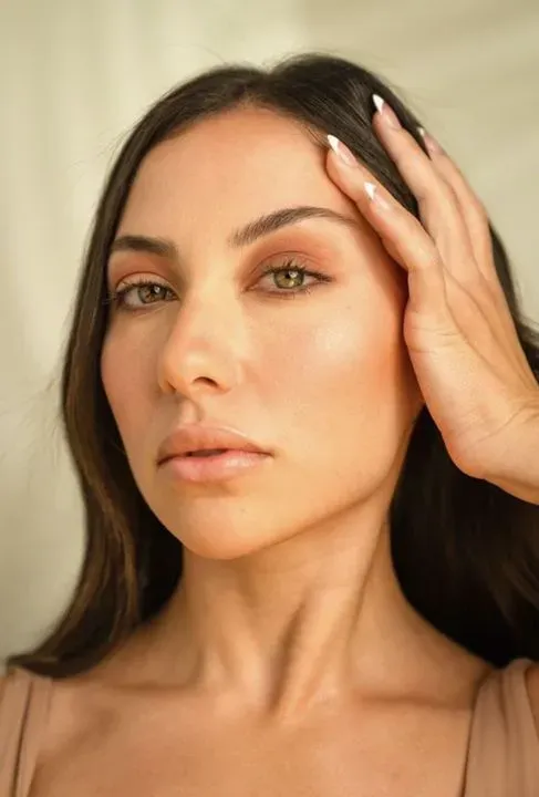 https://cdn.salonspotlight.com/photos/reOx9cKlgxgt3vqxL76K/26aa0f81-cfa0-4b8b-aed6-838d9a960b13_720x720