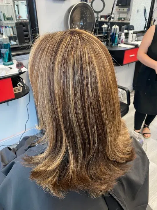 https://cdn.salonspotlight.com/photos/rfaus3Y8LHlIKC99jlza/1b0e7d92-36a2-470f-8bc3-4997fad34ae8_720x720