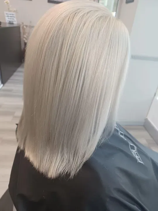 https://cdn.salonspotlight.com/photos/rfaus3Y8LHlIKC99jlza/545fb84f-50c6-4acd-9b0b-a124fd8b627a_720x720