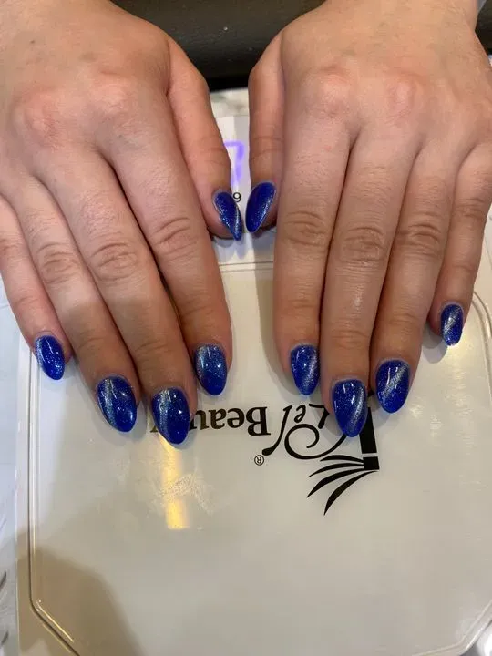 https://cdn.salonspotlight.com/photos/rfaus3Y8LHlIKC99jlza/6b0b83e8-33e4-48ce-9c31-dd6202035695_720x720
