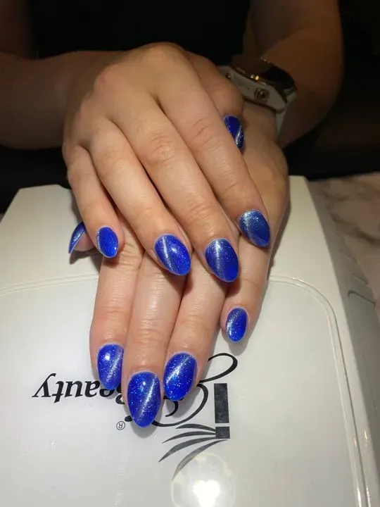 https://cdn.salonspotlight.com/photos/rfaus3Y8LHlIKC99jlza/706fd624-1bb0-4bcc-bd99-dcb1e740a209_720x720