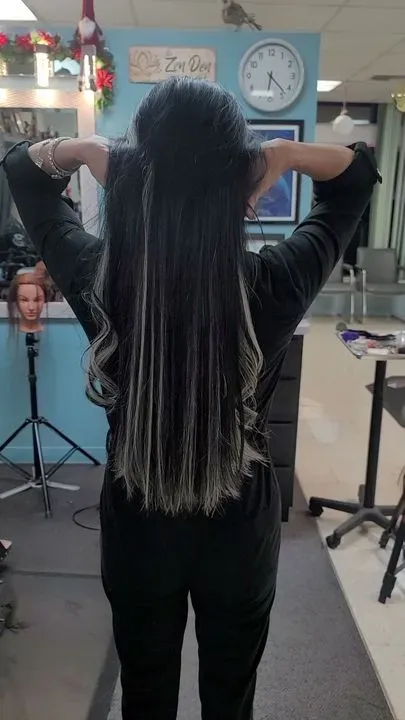 https://cdn.salonspotlight.com/photos/rh0J1aM5jqiZ1kJgSkKG/d741986b-dda7-47af-aa62-f48a4e879cfa_720x720