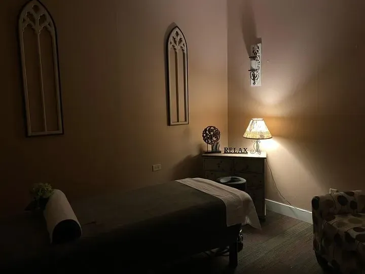 https://cdn.salonspotlight.com/photos/rhDX0APUuZXP1JQo2j9i/7e92b1e3-87fe-474e-94b3-c05f1ff810a2_720x720