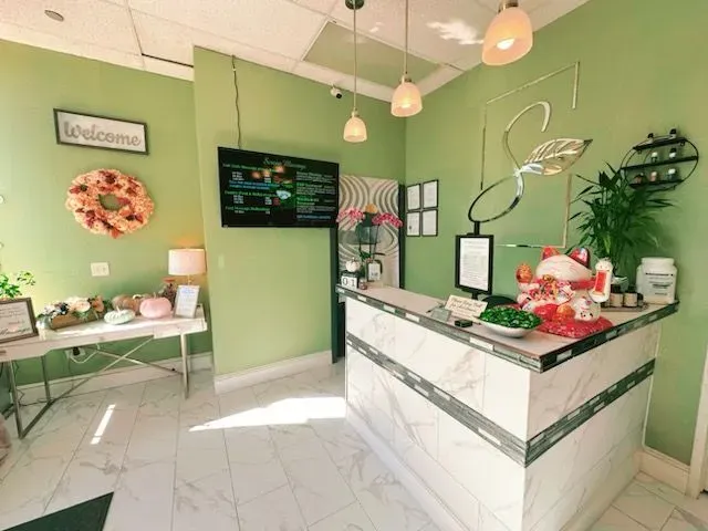 https://cdn.salonspotlight.com/photos/rhDX0APUuZXP1JQo2j9i/b62dbb03-3217-427f-bb46-3119cd505ae0_720x720