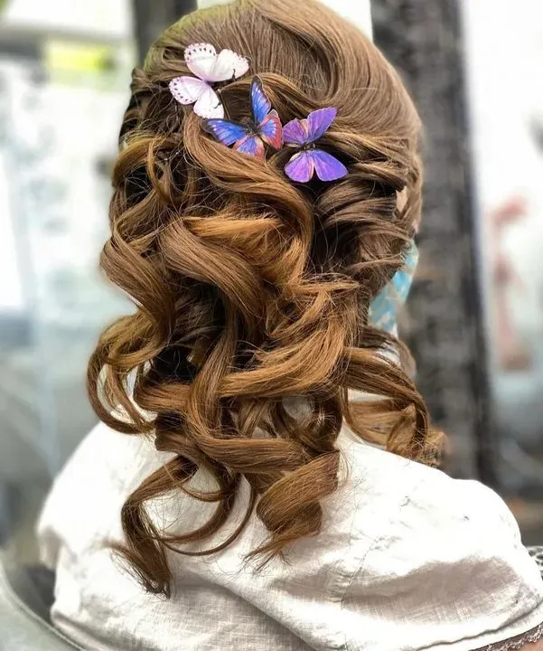 https://cdn.salonspotlight.com/photos/riGZaz344fmVlPu35VWm/4b264765-7dce-4da6-8d29-1eee5c694ac9_720x720