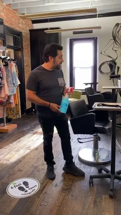 https://cdn.salonspotlight.com/photos/riGZaz344fmVlPu35VWm/5c07e1bd-3283-4709-bb62-a8c3fe916ebb_720x720