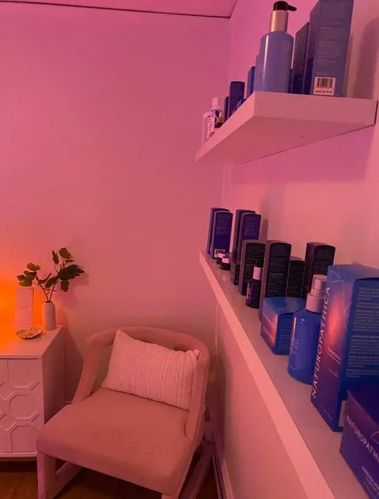 https://cdn.salonspotlight.com/photos/riXQLu2BT7Opr7Kg3meL/a557c54c-4166-45d3-9ba1-dfc8db2b6ab3_720x720