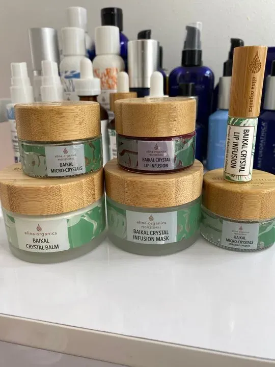 https://cdn.salonspotlight.com/photos/riXQLu2BT7Opr7Kg3meL/eb2368df-7199-41d6-b3ad-ab66c935dcd1_720x720