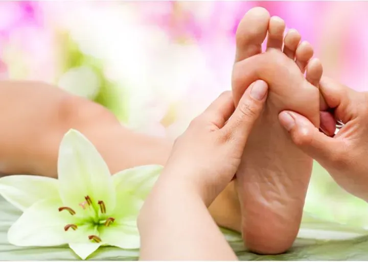 https://cdn.salonspotlight.com/photos/rjy4tFb0rgEjqhCtcXqP/f189fb02-f305-4872-a7a1-c229fa9cb39d_720x720