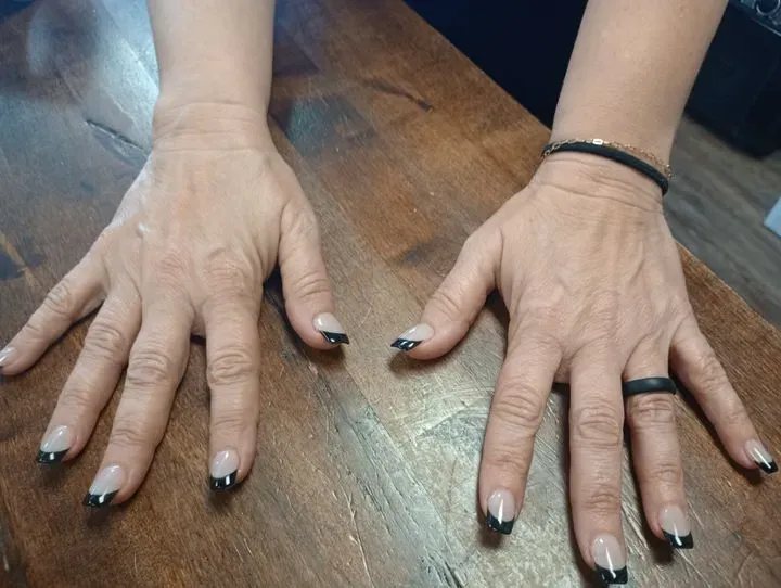 https://cdn.salonspotlight.com/photos/rktgyBoIMSlAcYCmbt6d/5d7c673d-d28e-4d09-a46b-edd83be2267c_720x720