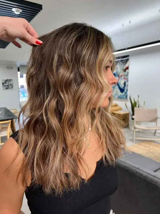 https://cdn.salonspotlight.com/photos/rnBiFzcXWInYH0Wiw2Fq/d33459d5-1da5-4797-a9b4-49a50b769972_720x720