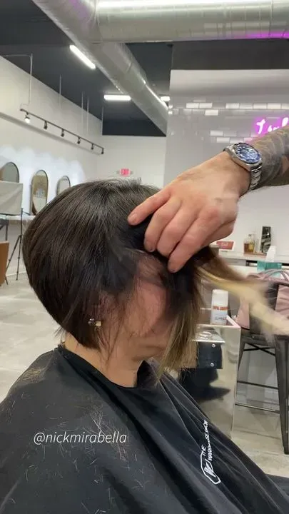 https://cdn.salonspotlight.com/photos/rpmT765QUngXWnoNqk6b/45926431-af7c-479d-84f1-03fe7a918df2_720x720