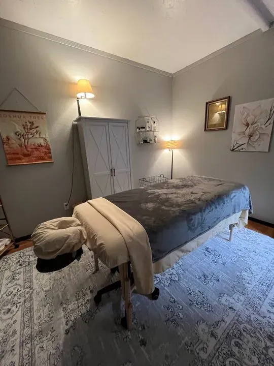 https://cdn.salonspotlight.com/photos/rqRbrVDt8bWb7WLUazpZ/af448750-9681-43eb-8bd7-5d9716d78012_720x720