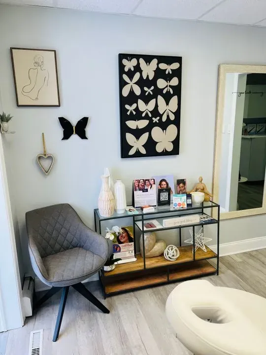 https://cdn.salonspotlight.com/photos/rqelVABoqSI8F9kH2Jqj/f9d39198-f07b-44a9-8486-18ca3f7310e1_720x720