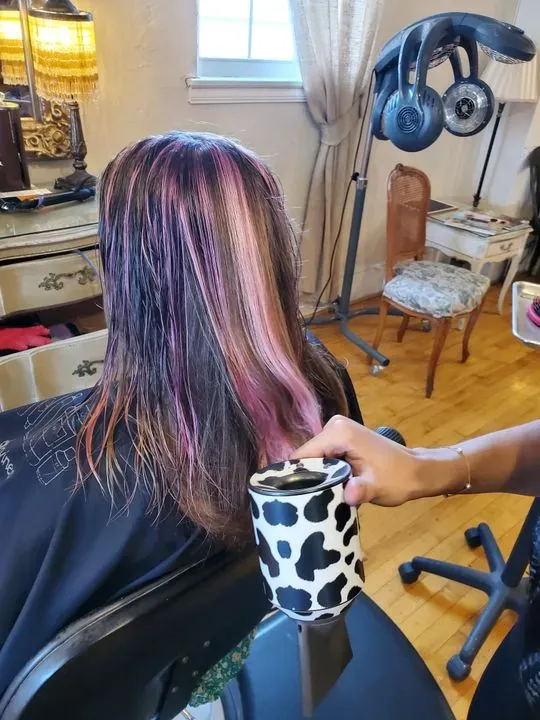 https://cdn.salonspotlight.com/photos/rwX7mtXQSzcVvPPrcFmz/b52a6626-078c-4446-b15b-df656dc7b2df_720x720