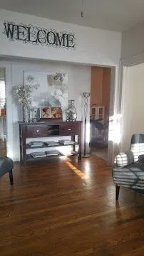 https://cdn.salonspotlight.com/photos/rxDQp1wbqWhsHtWGjFNQ/4f5c4815-0212-4694-8236-f39adaaaf157_720x720