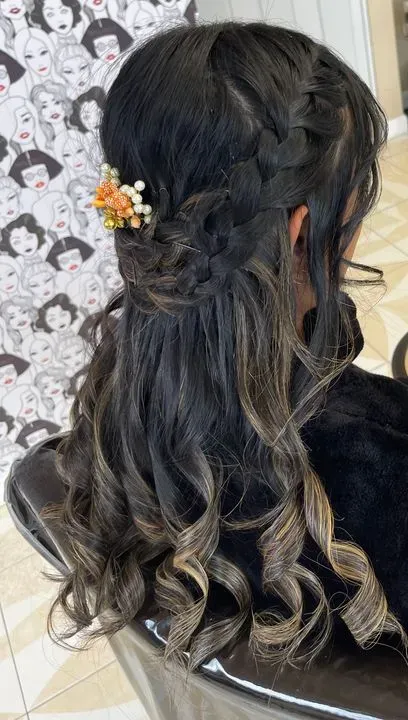 https://cdn.salonspotlight.com/photos/rxIhnXtuVf7CHJLEvlJw/cb18e065-18a8-412b-a0cd-d6d3e4169ee1_720x720