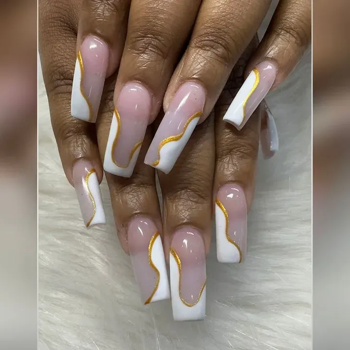 https://cdn.salonspotlight.com/photos/ryzaqCffSygzZ5OMpcrw/cdc4fd24-3dfc-4911-b058-6062b4afb288_720x720