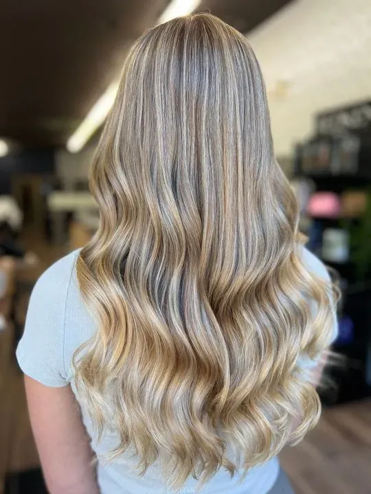 https://cdn.salonspotlight.com/photos/s15E8R8e4fuDKhYZMpIZ/d0becb94-20b6-422b-9c23-e3d510ad7850_720x720
