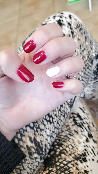 https://cdn.salonspotlight.com/photos/s2o8IYrtDQafMrTJh4cA/60b550e7-6138-49ea-adba-d710cc915cbf_720x720