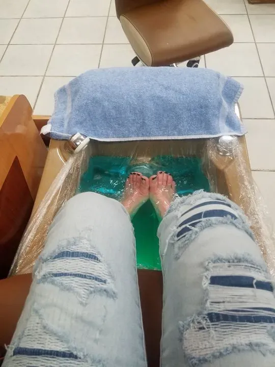 https://cdn.salonspotlight.com/photos/s2o8IYrtDQafMrTJh4cA/7eac1f91-443d-4263-ab24-b24ccbc7128d_720x720