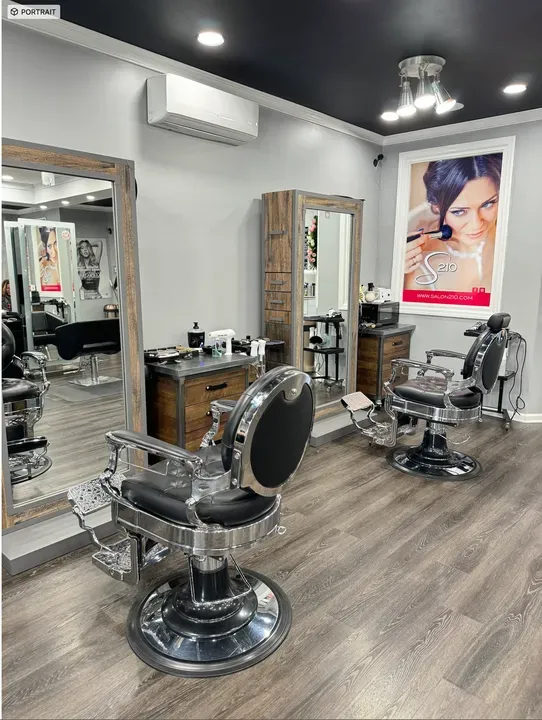 https://cdn.salonspotlight.com/photos/s4n2JbymOD04Ez5MIZho/0cf86bd8-72ef-444a-badc-6195e5a40481_720x720